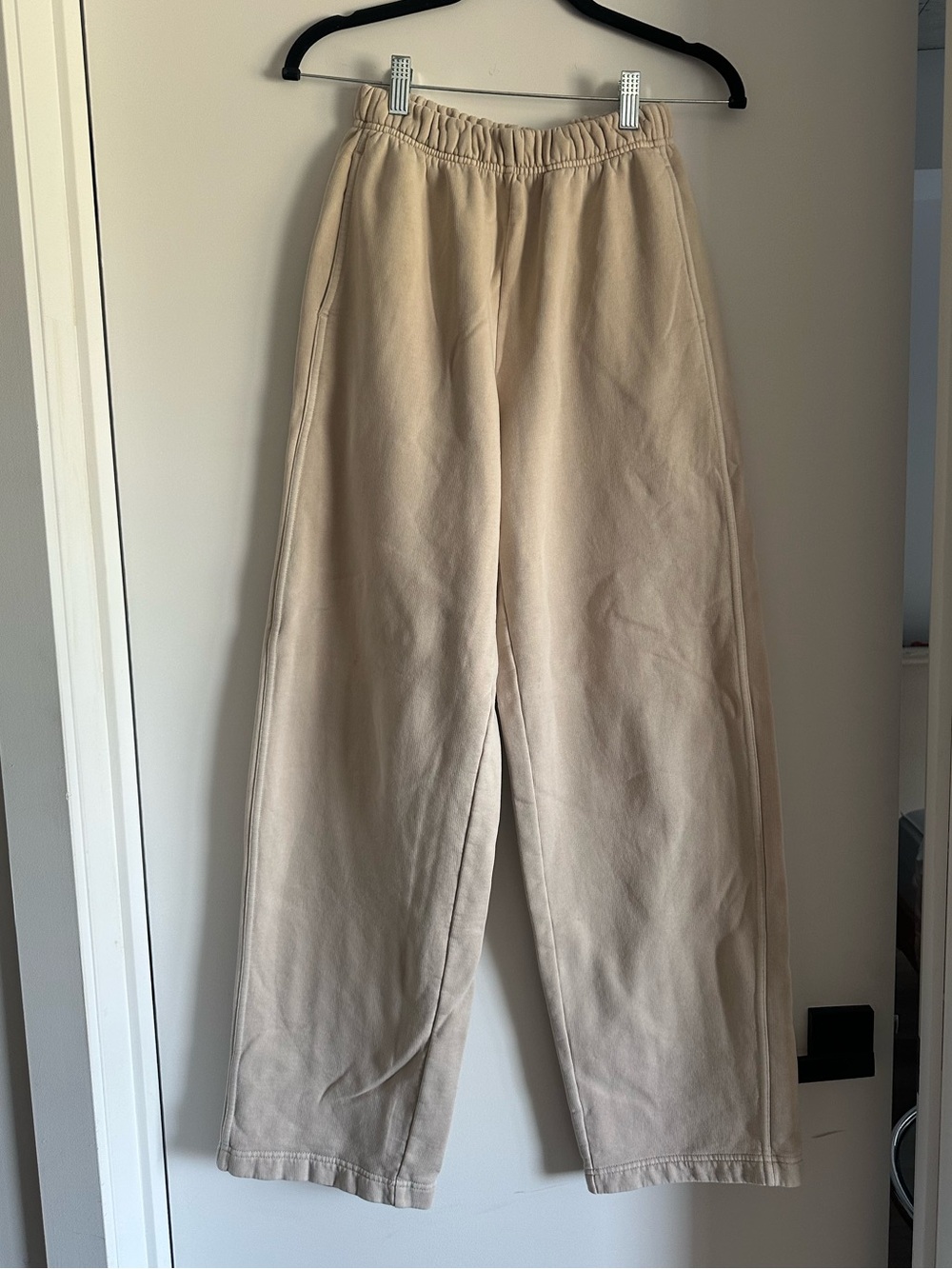 Aritzia Wilfred Free wide leg beige sweatpants